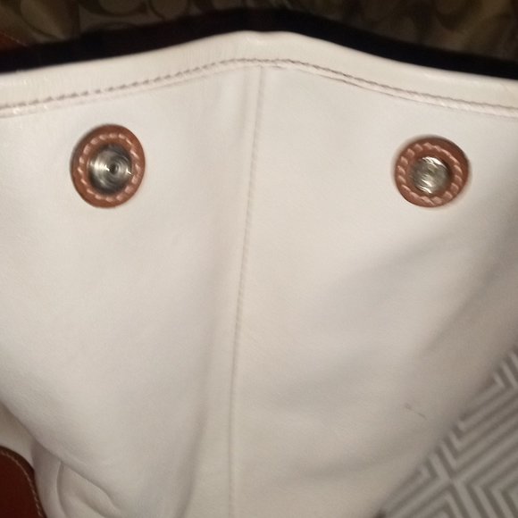 Womans Coach HandBag - Picture 6 of 13